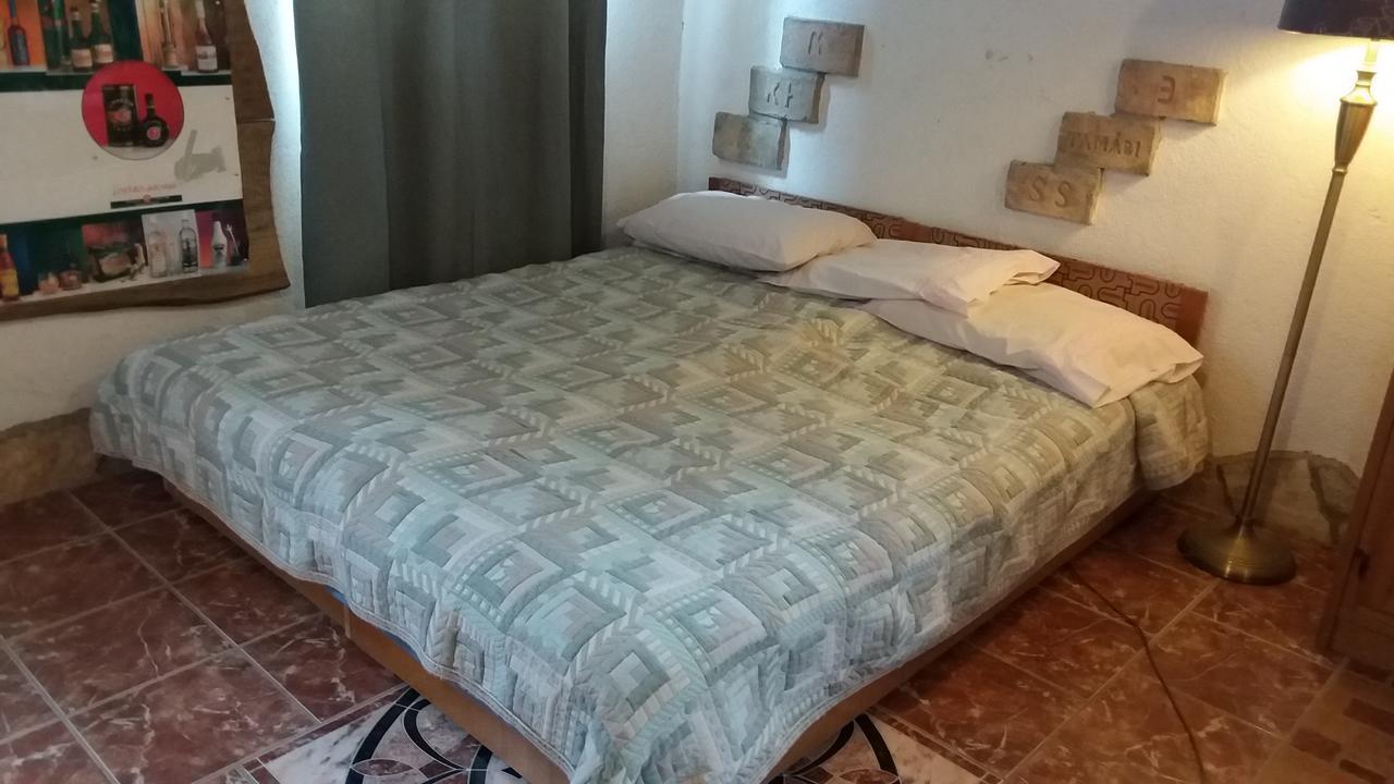 Nicolaj Vendeghaz Es Tanya Hotel Eksteriør billede
